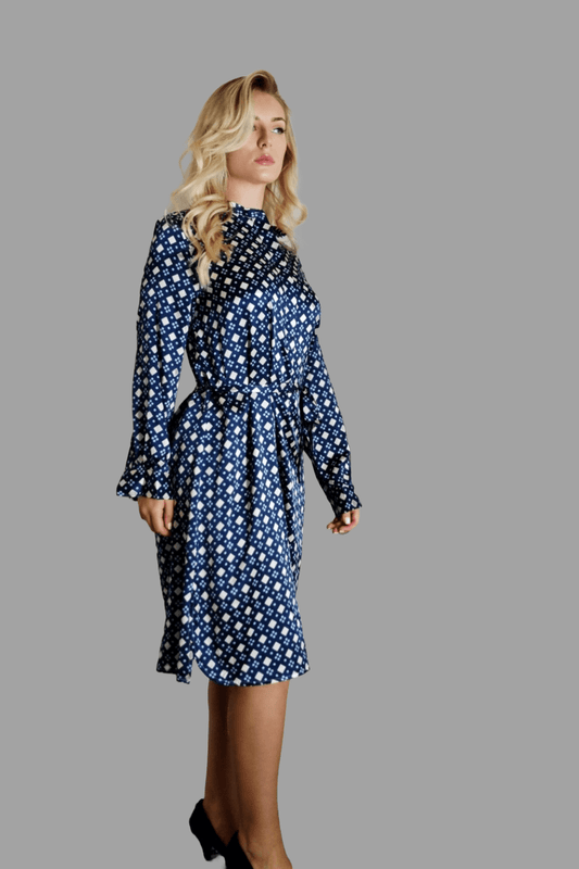 Midikleid aus Maulbeerseide in Marineblau mit Rautenmuster