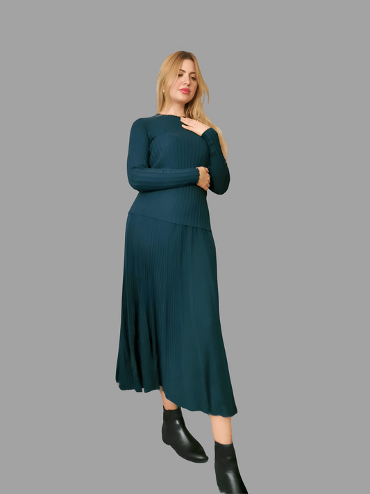 Cashmere Silk Blend Ribbed Knitwear Top and A line long Skirt with pleated detail Green