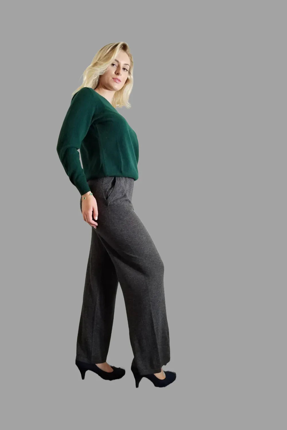 Women's Knitwear Pure Cashmere Crew Neck Jumper Green - Vshine Silk and Shine 