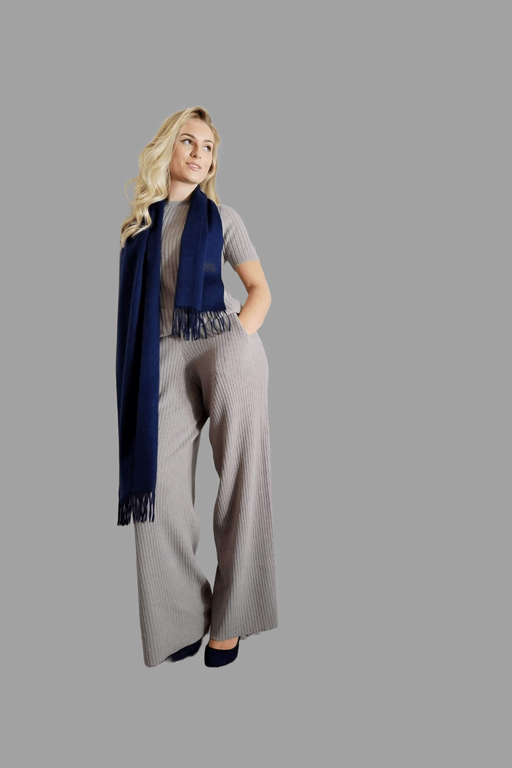 100% Cashmere Scarf in Navy Blue