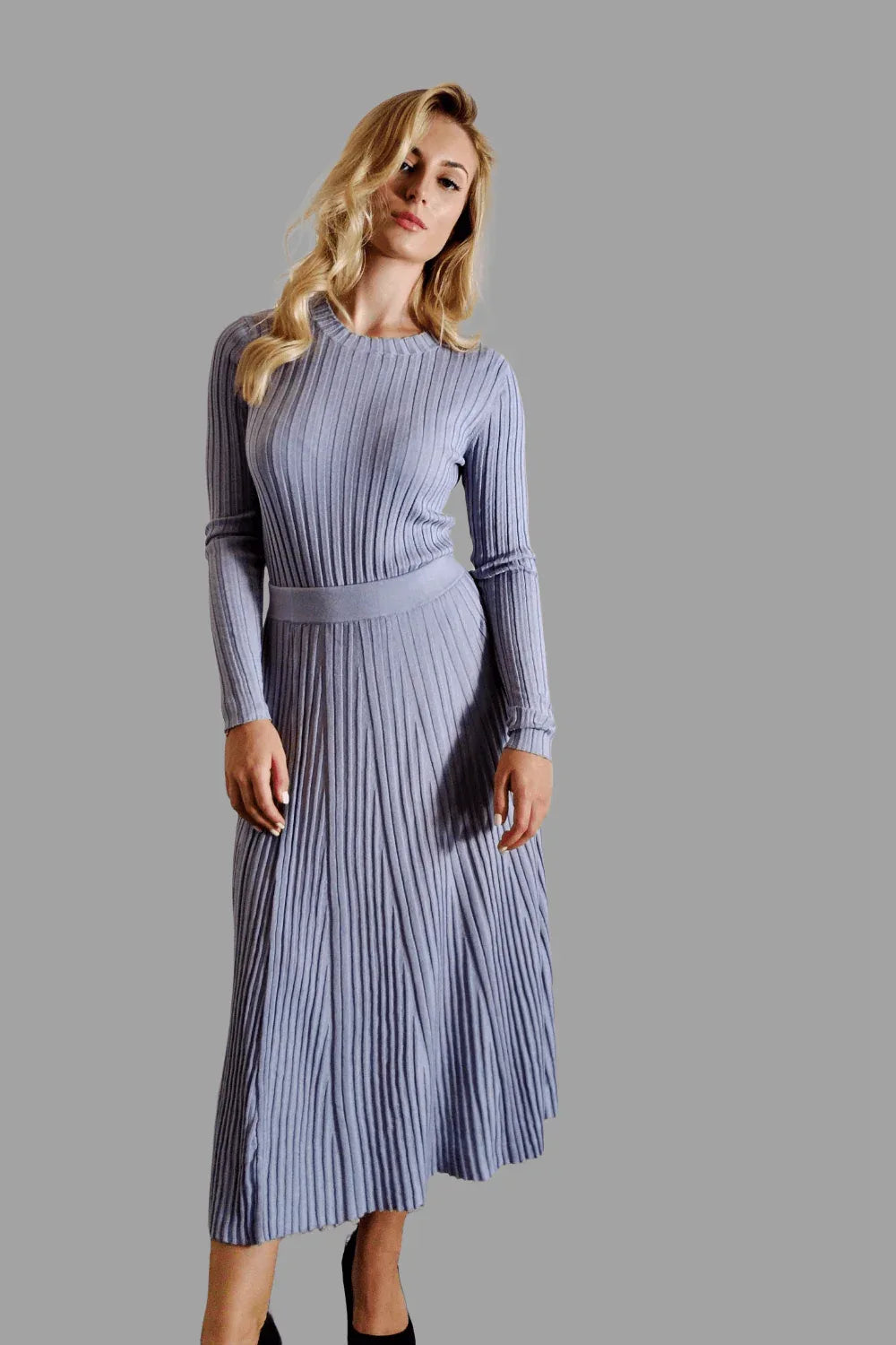 Pearl grey silk cashmere ribbed co-ord, side front view