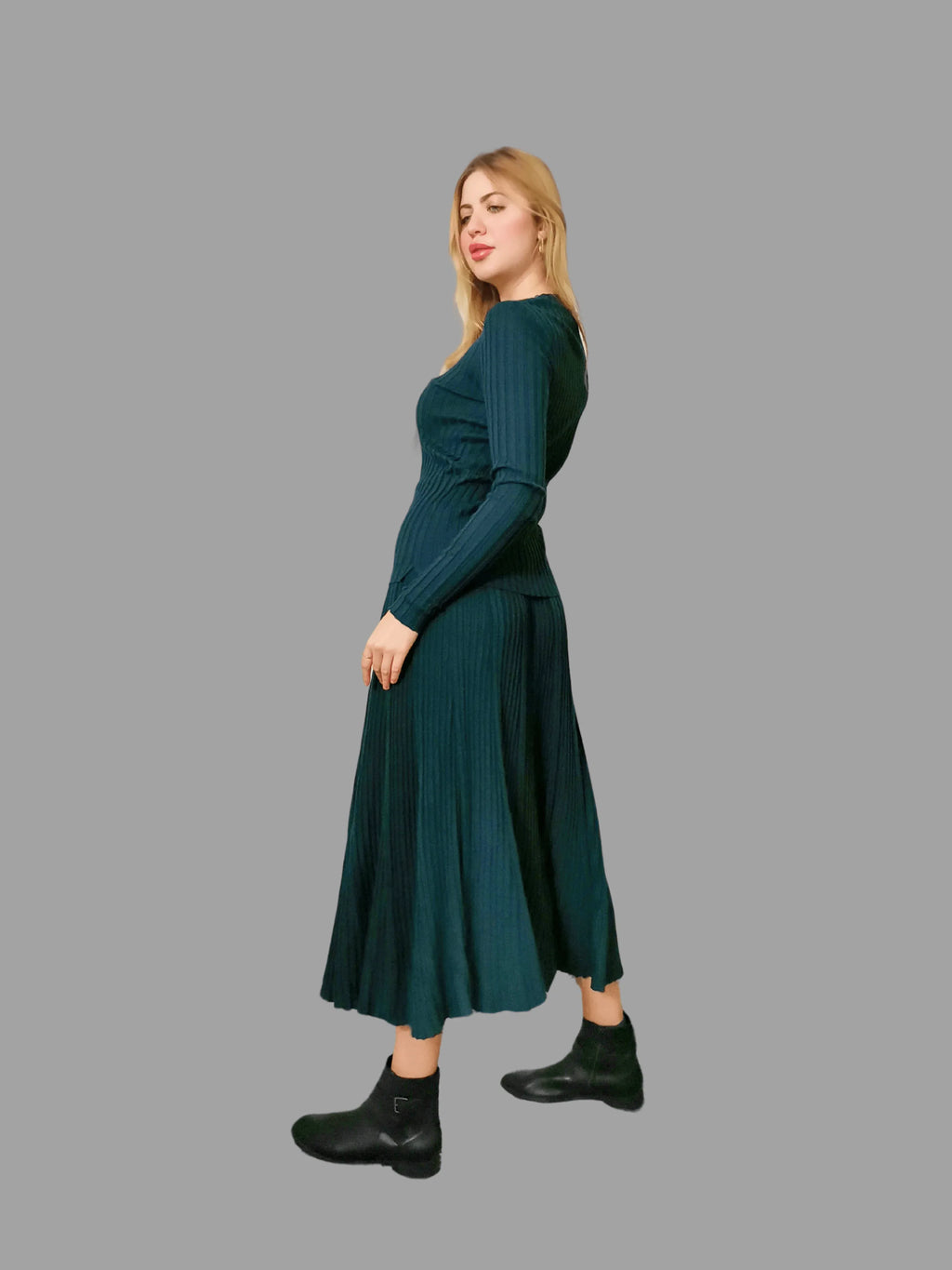 Cashmere Silk Blend Ribbed Knitwear Top and A line long Skirt with pleated detail Green - Vshine Silk and Shine 