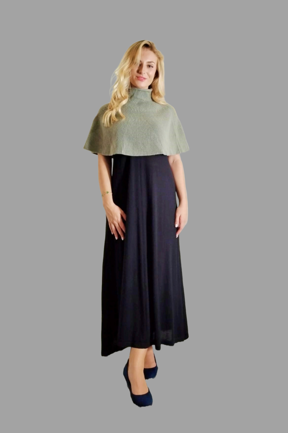 100% Cashmere Poncho in Pale Moss Green