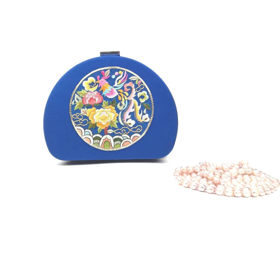 Luxury jewellery box with silk embroidery - Vshine Silk and Shine 